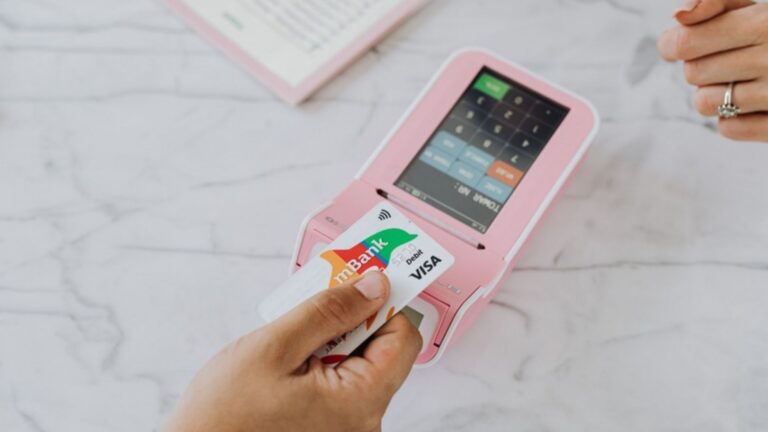 Best Lifetime Free RuPay Credit Card 2026 Yes Bank Ace Credit Card offering up to 5% cashback on UPI payments